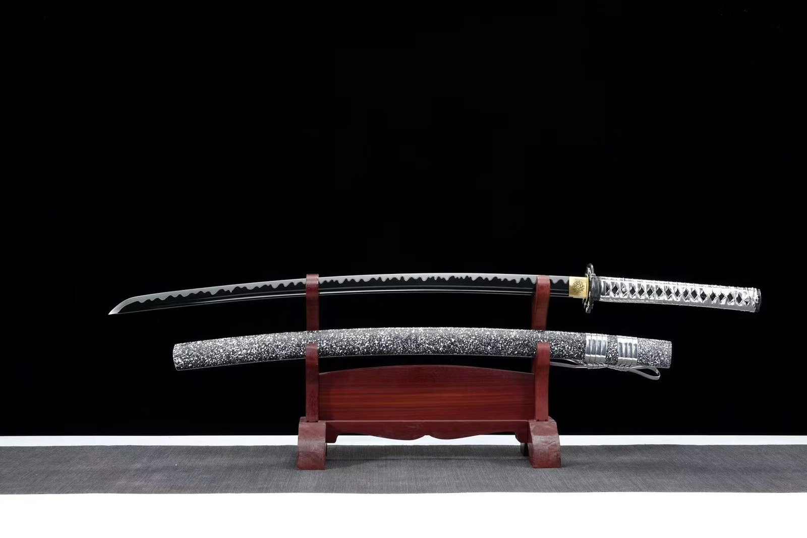 Kiếm Nhật Katana Mặc Ảnh – Thép Mangan Rèn, Lưỡi Đen Mài Trắng
