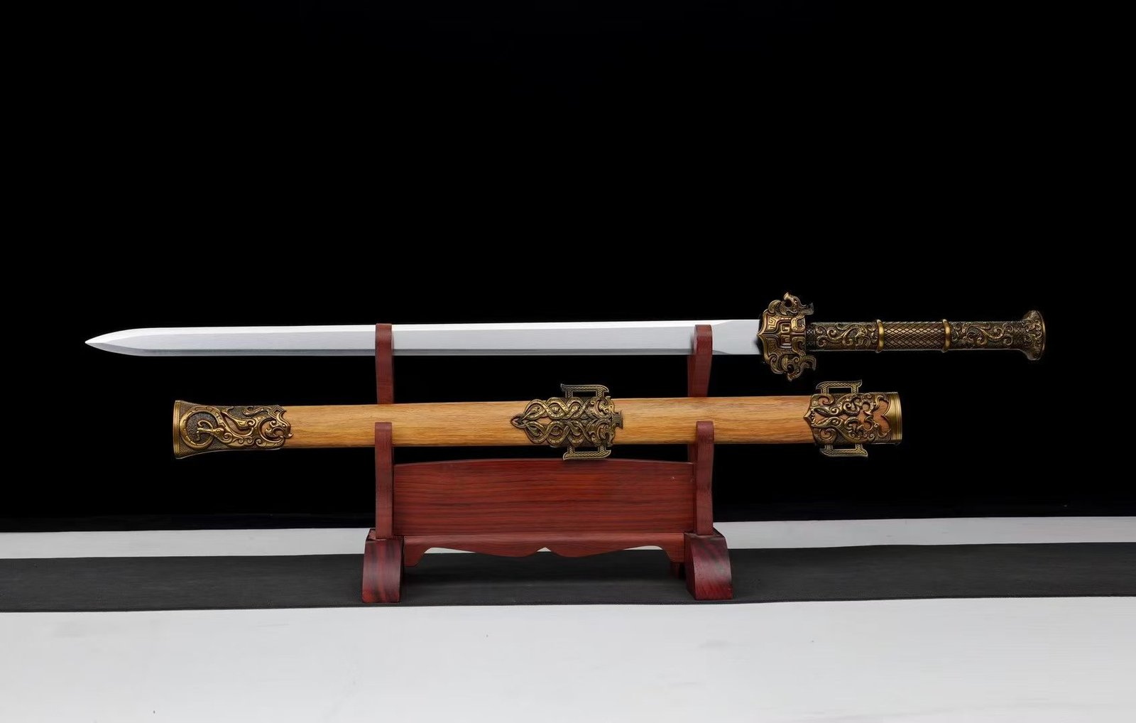 ĐẠI VIỆT VƯƠNG KIẾM GỖ LONG PHƯỢNG ĐÀN – KIẾM CỔ PHONG TRUNG HOA, THÉP MANGAN, PHỤ KIỆN HỢP KIM