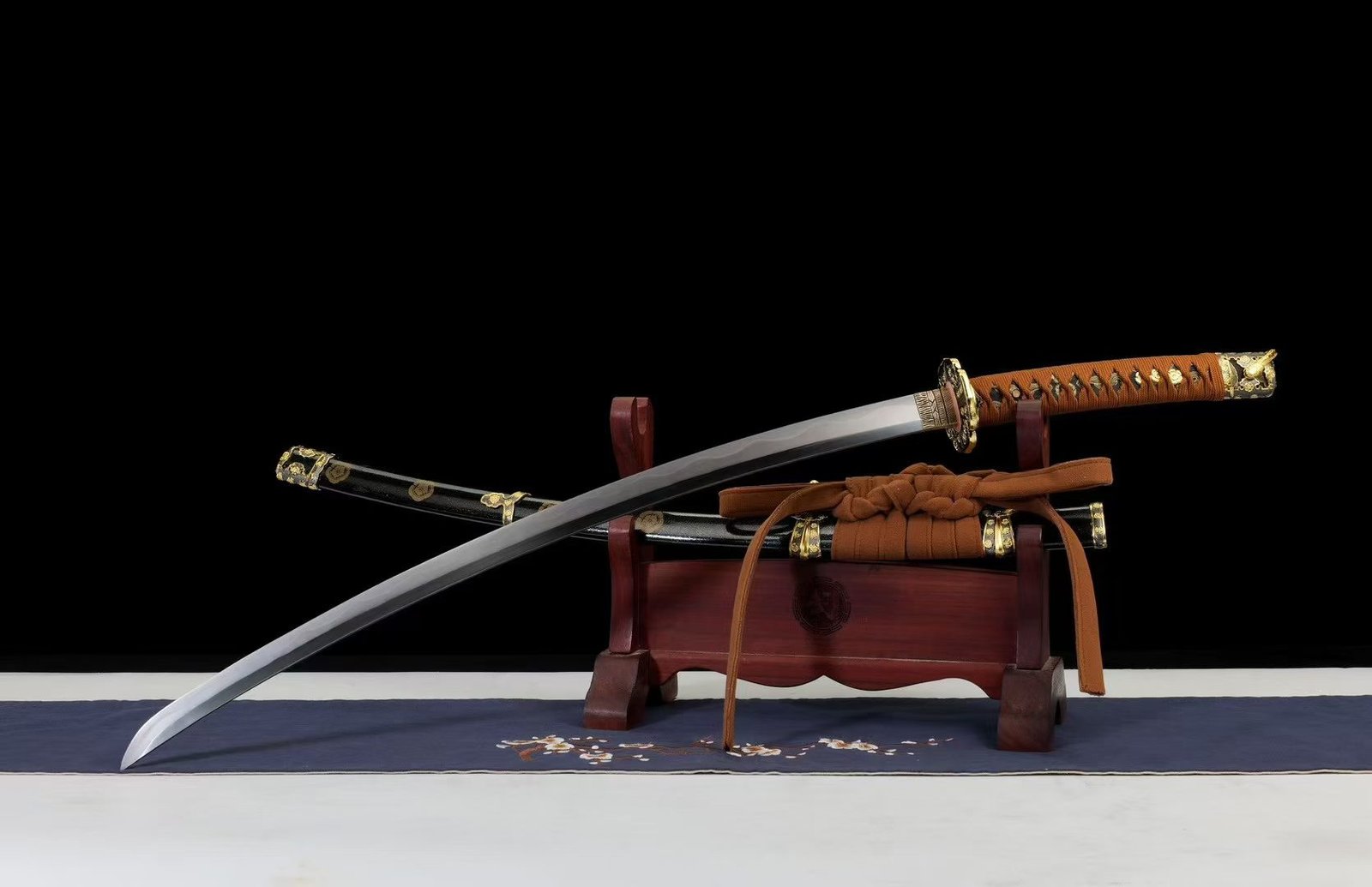TACHI TOKUGAWA T8 – KIẾM NHẬT TÔI VIỀN ĐẤT, MÀI BA MÀU, ĐÁNH BÓNG GƯƠNG, BAO GỖ SƠN MÀI