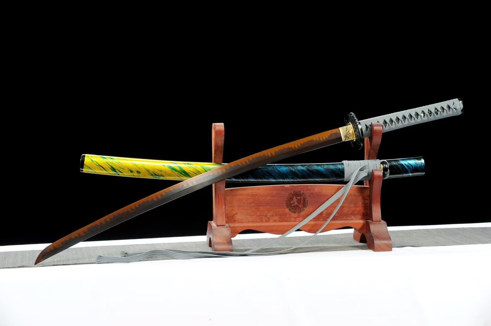 KIẾM NHẬT KATANA SƯ TỬ MẪU ĐƠN – THÉP T10 TÔI VIỀN, XỬ LÝ ĐEN CỔ PHÁP, MÀI THỦ CÔNG 18 CÔNG ĐOẠN