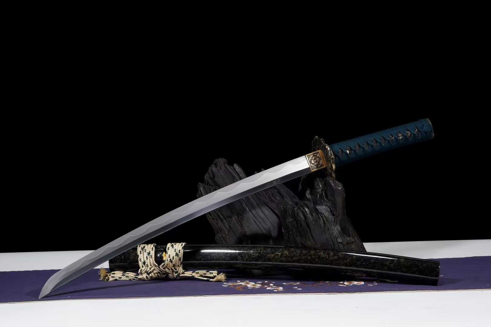 Wakizashi Thanh Long Chạm Khắc – Thép T10 Tôi Lưỡi, Mài Ba Màu Chuẩn Nhật, Bản 20 Inch